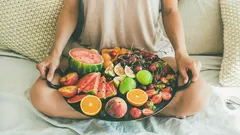 El error más común después de cenar: por qué la fruta de postre no siempre es buena idea